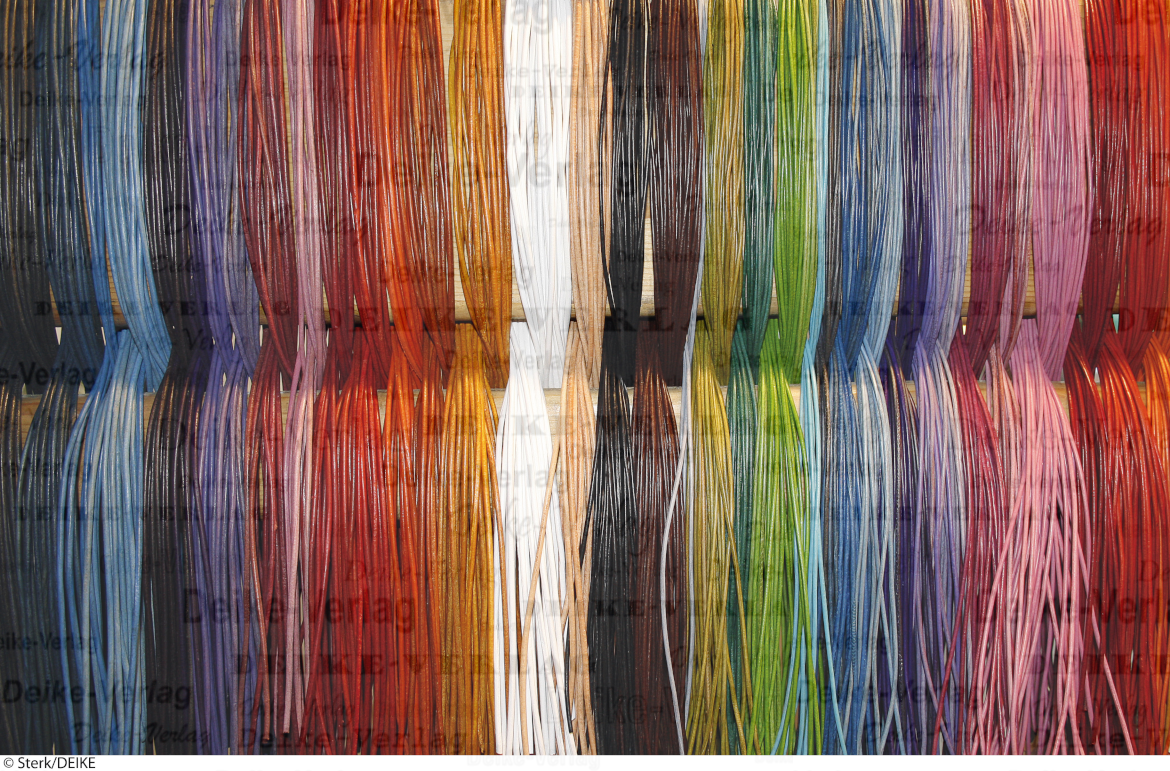Bunte Lederbändchen
